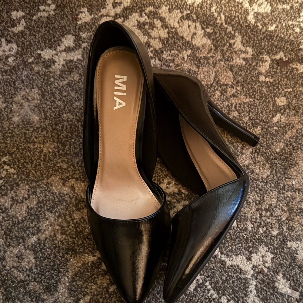 MIA Classic Black Heels